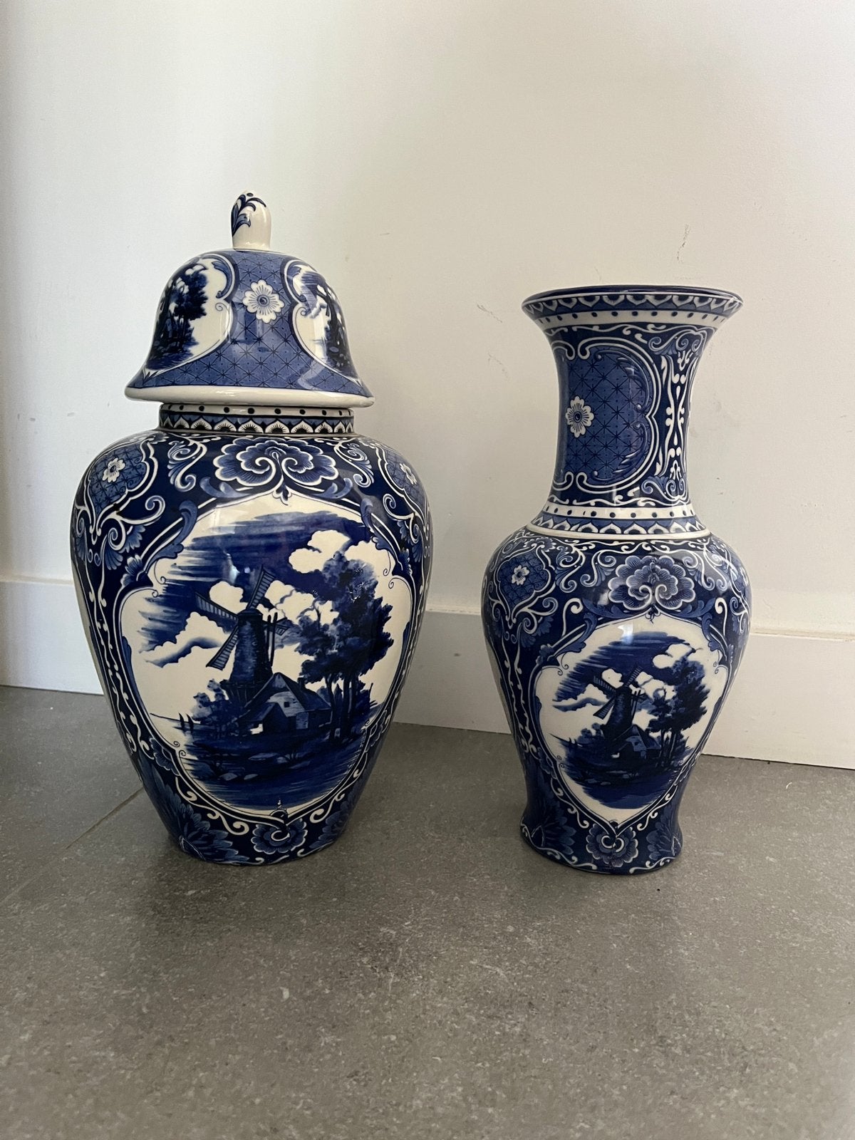 Set de vases bleu Delft + couvercle, bon état, Enlèvement