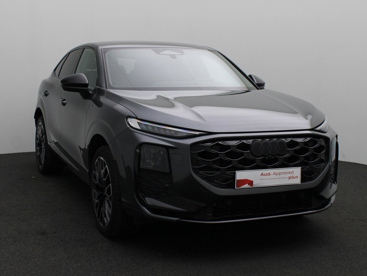 Audi Q3 SUV e-hybrid (PHEV) e-hybrid 1.5 TFSI S line S troni, Auto's, Automaat, https://public.car-pass.be/vhr/b1c5d08f-9297-4af4-8c0d-8291f1d7b67a