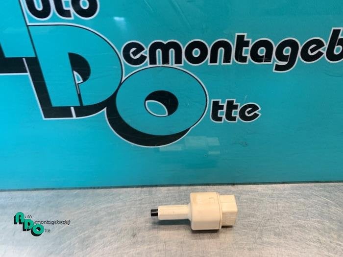 Commutateur feu de freinage d'un Peugeot 108 (108 14-), -, 3 mois de garantie, Utilisé, -