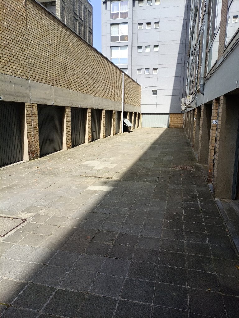 GARAGE - CENTRE-VILLE DE GULLEGEM, Province de Flandre-Occidentale