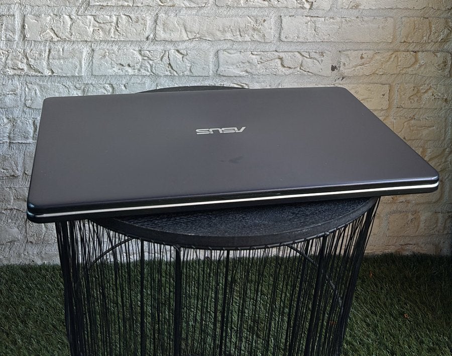 Asus Vivobook 17, Ophalen, Gebruikt, 2 tot 3 Ghz, 8 GB