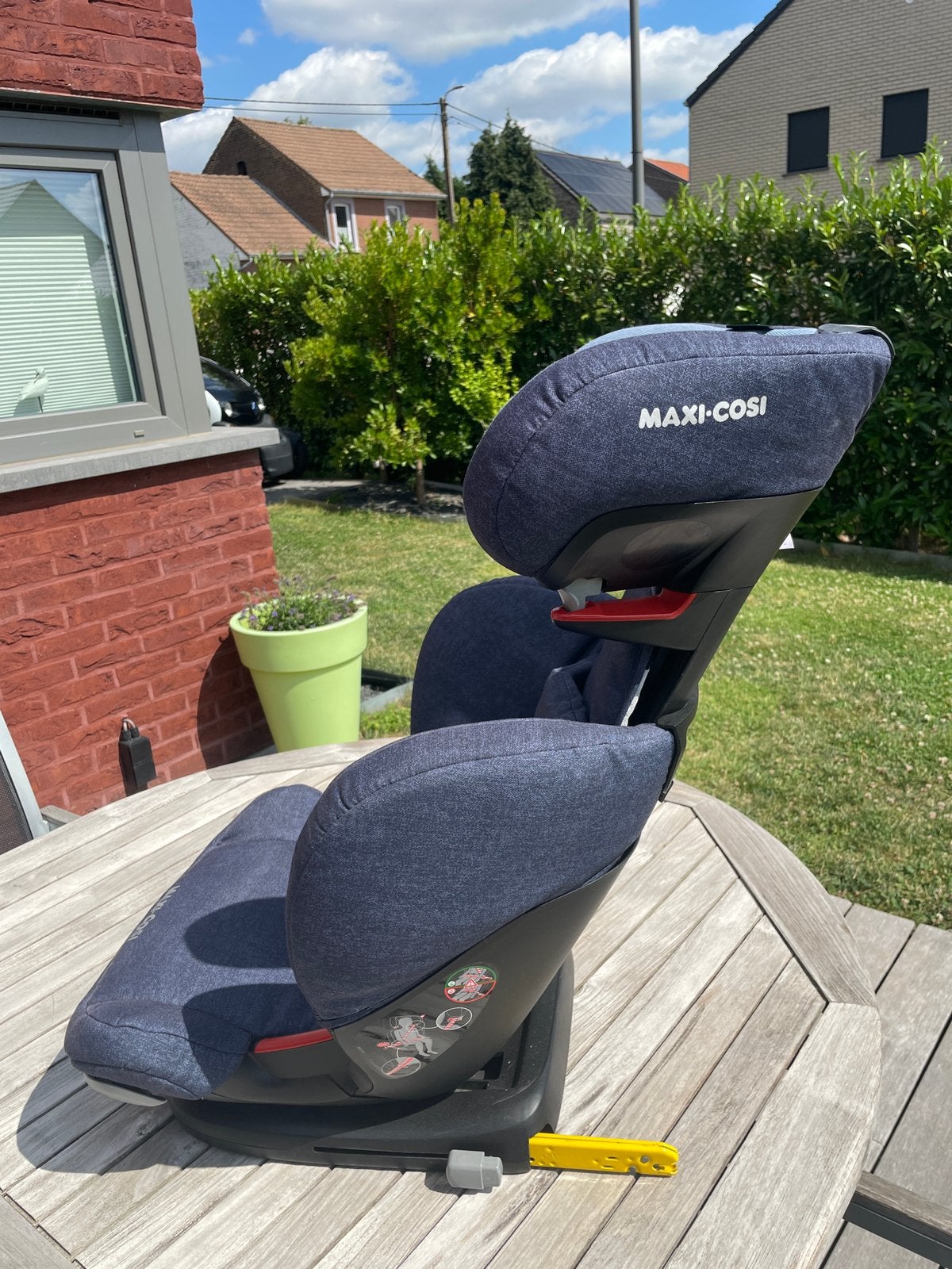 2  sièges réhausseurs enfants Maxi Cosi, Kinderen en Baby's, Autostoeltjes, Ophalen, Verstelbare rugleuning, Zo goed als nieuw