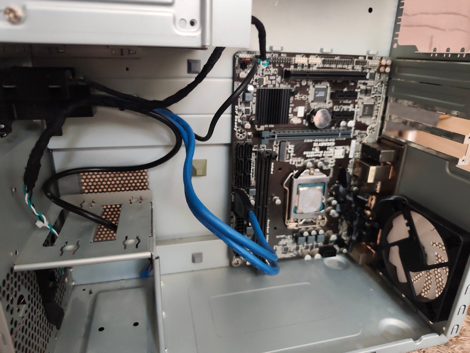 compacte case pc met moederbord ddr4 in, Computers en Software, Ophalen of Verzenden, Intel, DDR4
