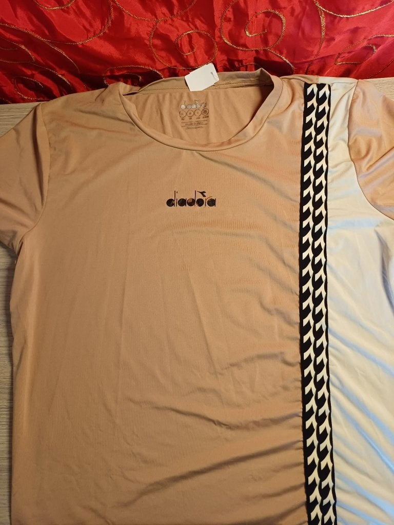 Diadora beige en crème Graphic sportshirt maat M, Verzenden, Zo goed als nieuw, Shirt