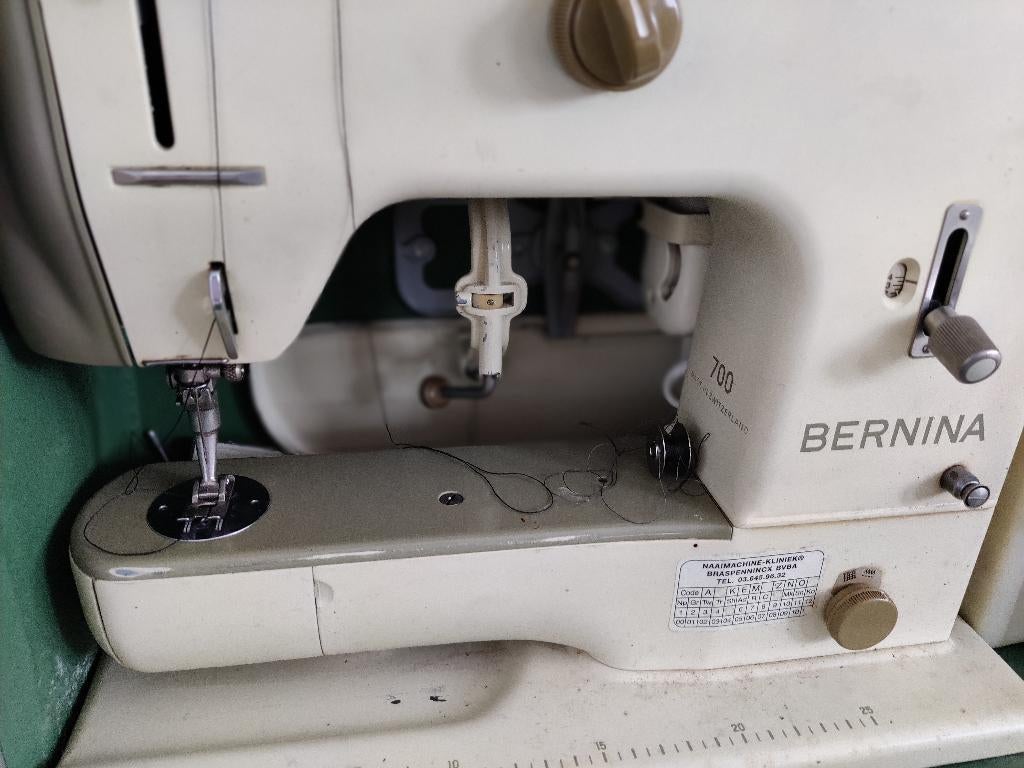 Bernina naaimachine in originele koffer, Antiek en Kunst, Ophalen