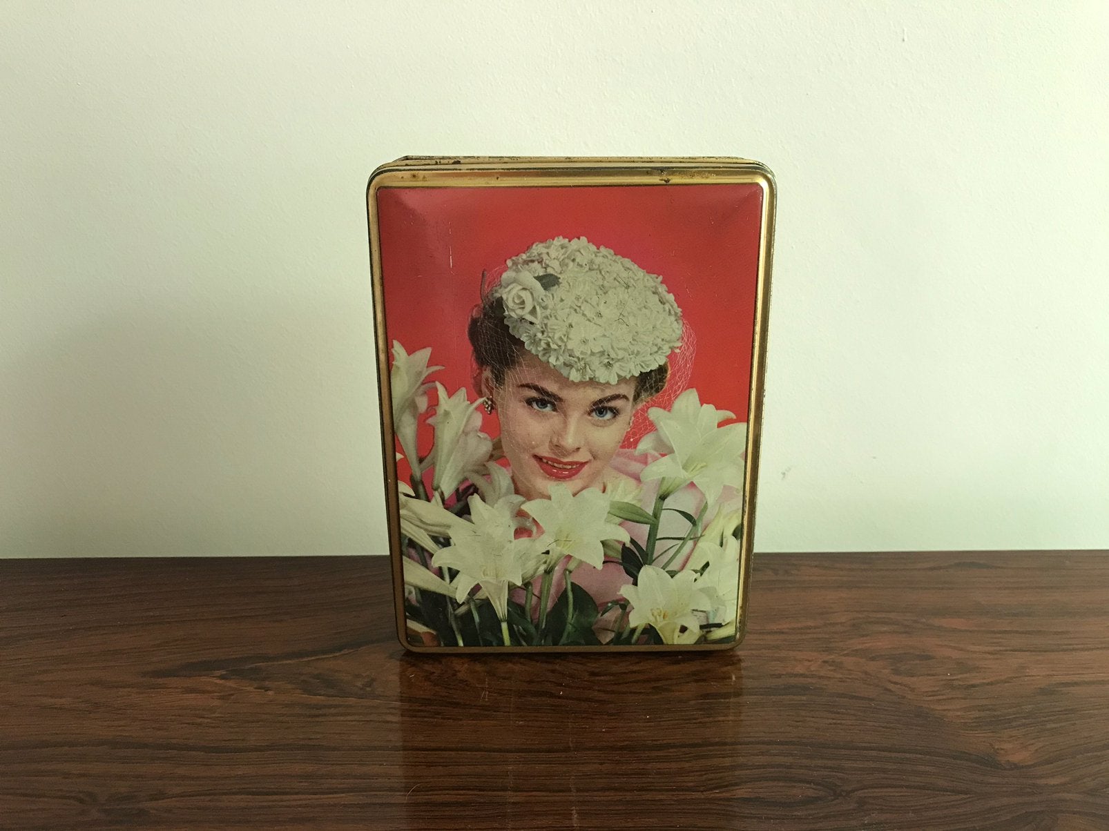 Oud blik blikken doos Victoria decor Dame nostalgie, Enlèvement ou Envoi, Utilisé