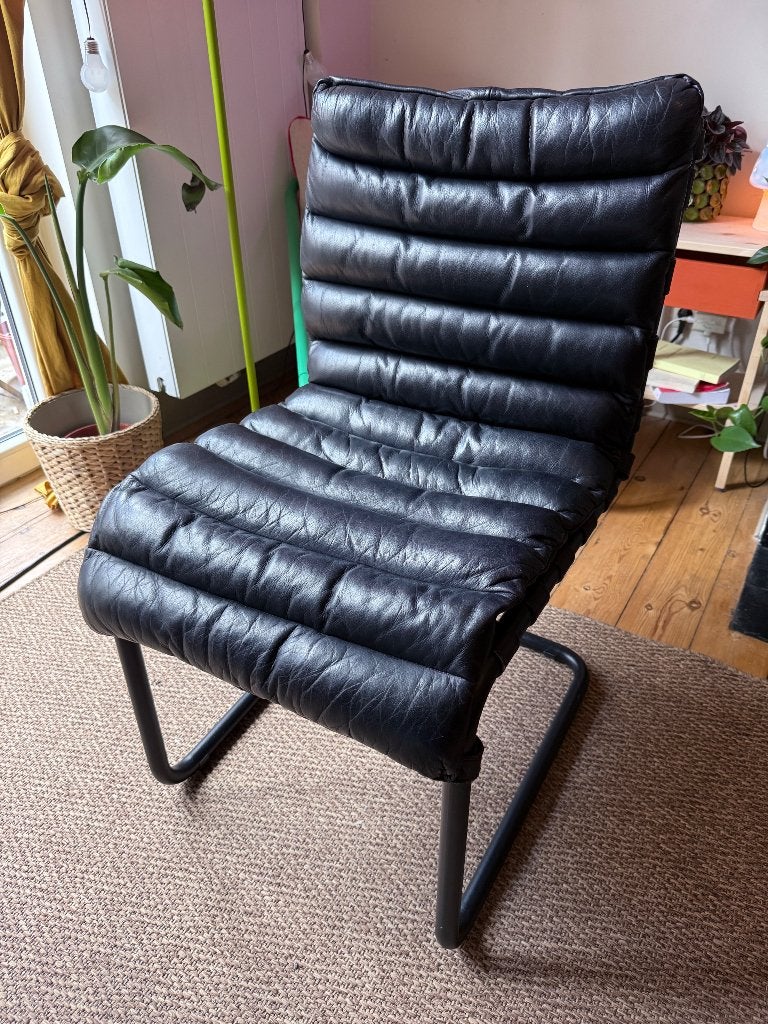 Chaise cantilever design vintage style Bauhaus, Maison & Meubles, Chaises, Utilisé, Cuir, Quatre, Noir