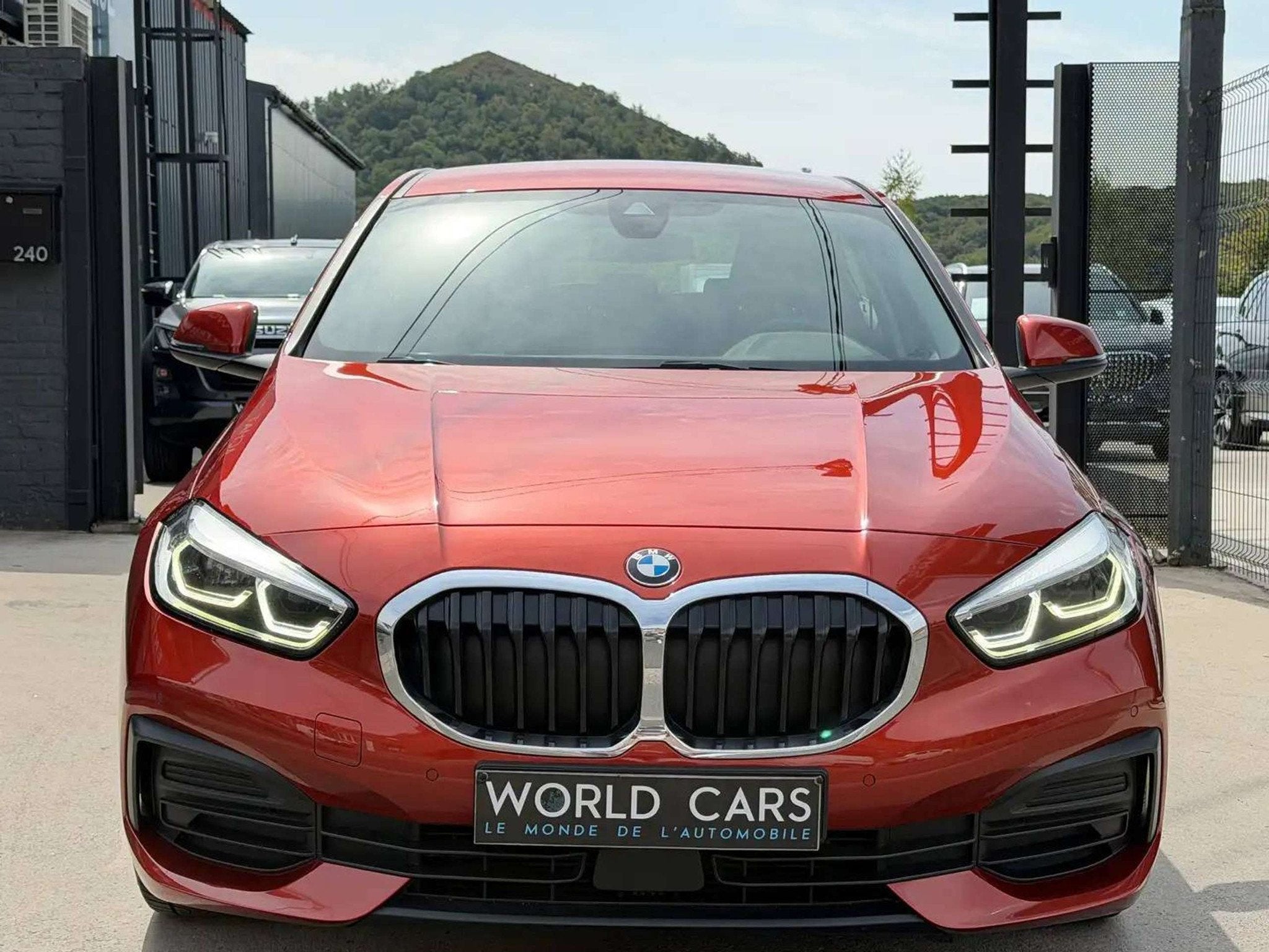 BMW 1 Serie 118 118i - 1ER PROPRIETAIRE - FULL LED - NAVIGAT, 100 kW, Achat, Entreprise, 136 ch