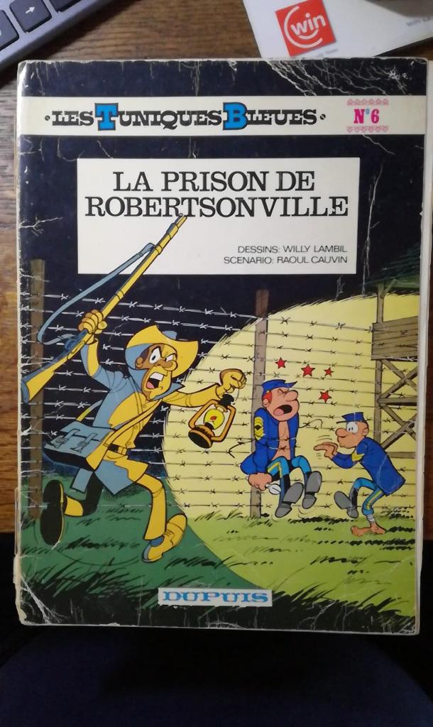 EO les tuniques bleues tome 6 La prison de Robertsonville, Gelezen, Eén stripboek, Ophalen of Verzenden, Cauvin