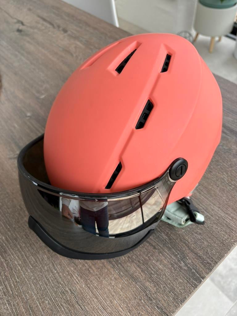 Casque ski avec visiere intégrée, Sports & Fitness, Ski & Ski de fond, Comme neuf, Autres types, Autres marques, Enlèvement ou Envoi