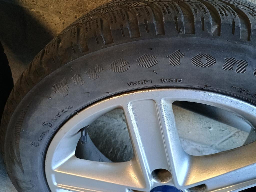 Ensemble de pneus d'hiver sur jantes en alu, Autos : Pièces & Accessoires, Pneus hiver, 16 pouces, Véhicule de tourisme, 205 mm