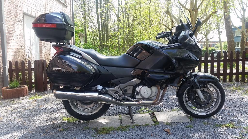 Honda Deauville 700 NT, Tourisme, Plus de 35 kW, 2 cylindres, Particulier