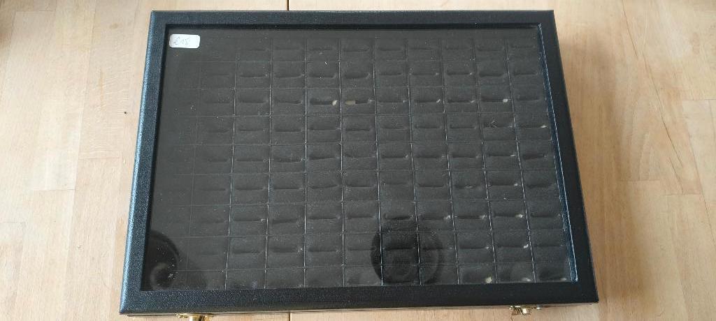 juwelendoos voor 99 ringen - ideaal voor verkoop van ringen, Handtassen en Accessoires, Kettingen, Ophalen, Gebruikt, Zwart, Overige materialen