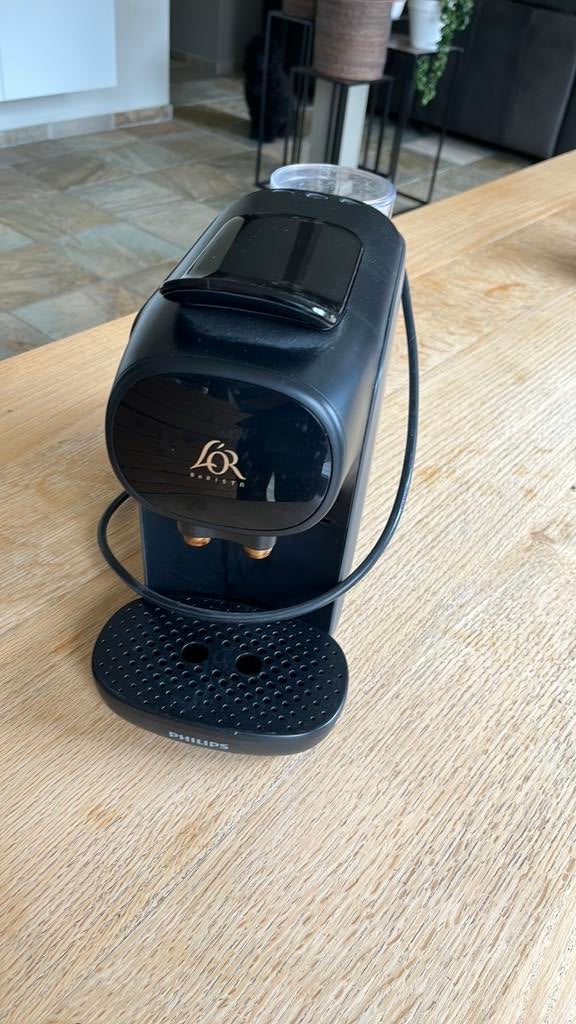 L’or barista zwart, Réservoir d'eau amovible, Utilisé, Dosettes et capsules de café, 2 à 4 tasses