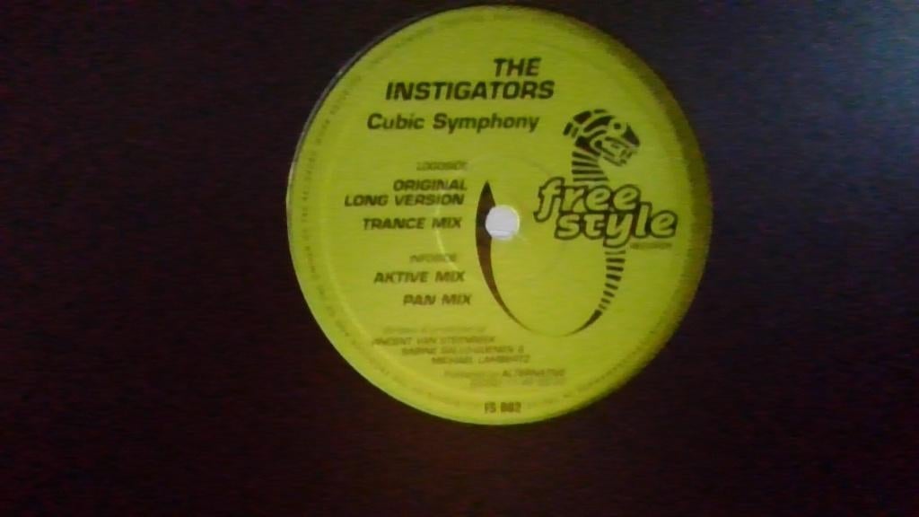 THE INSTIGATORS " CUBIC SYMPHONY ( FS 002 ), Verzenden, Zo goed als nieuw, 12 inch