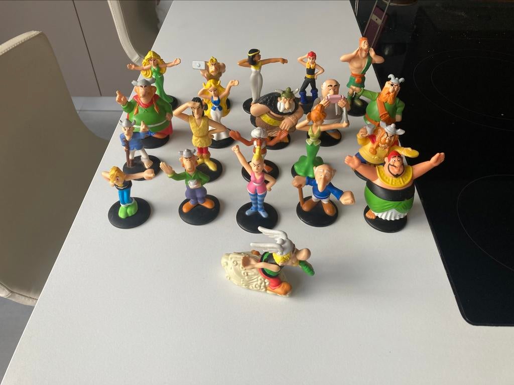 Asterix 21 figurines différentes Mac Donald’s en pvc, Enlèvement ou Envoi