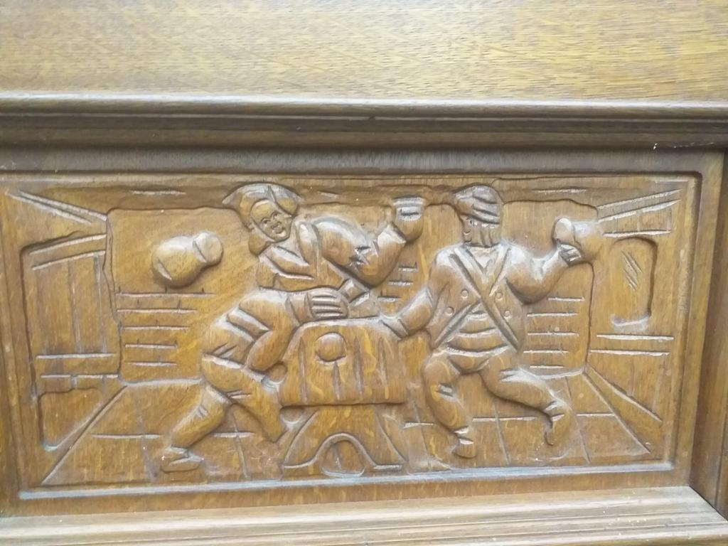 Mooie houten antieke kast, Ophalen