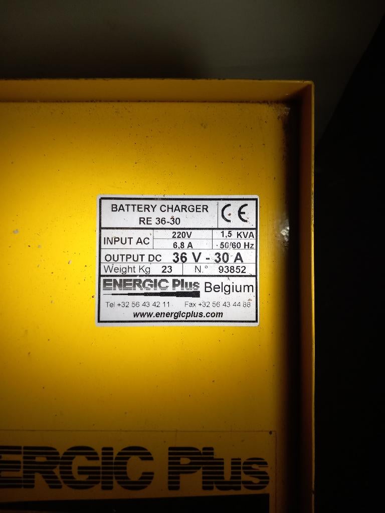 CLARK BATTERIJ LADER, Doe-het-zelf en Bouw, Ophalen of Verzenden