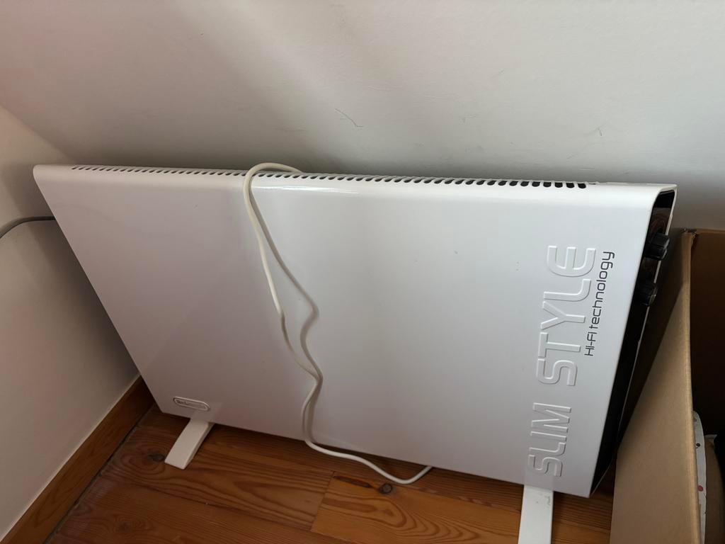 Elektrische verwarming, Doe-het-zelf en Bouw, Verwarming en Radiatoren, Ophalen, Zo goed als nieuw, 800 watt of meer, Radiator