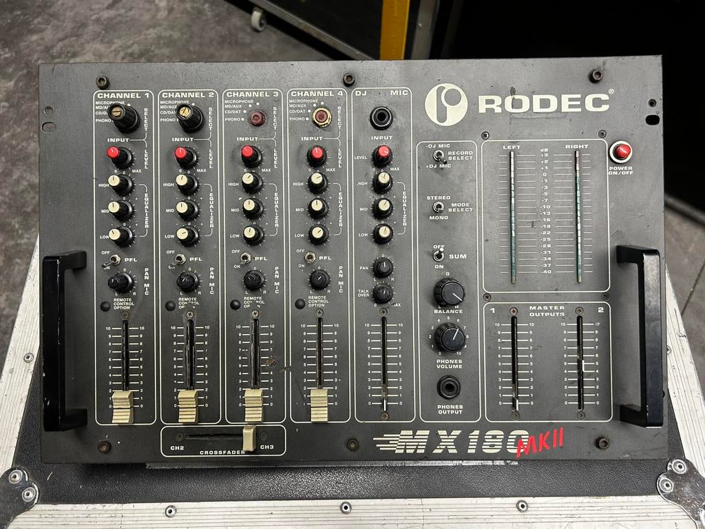 Table de mixage rodec mx 180 mk2 a reparer meegpanel, Musique & Instruments, Tables de mixage, Enlèvement ou Envoi