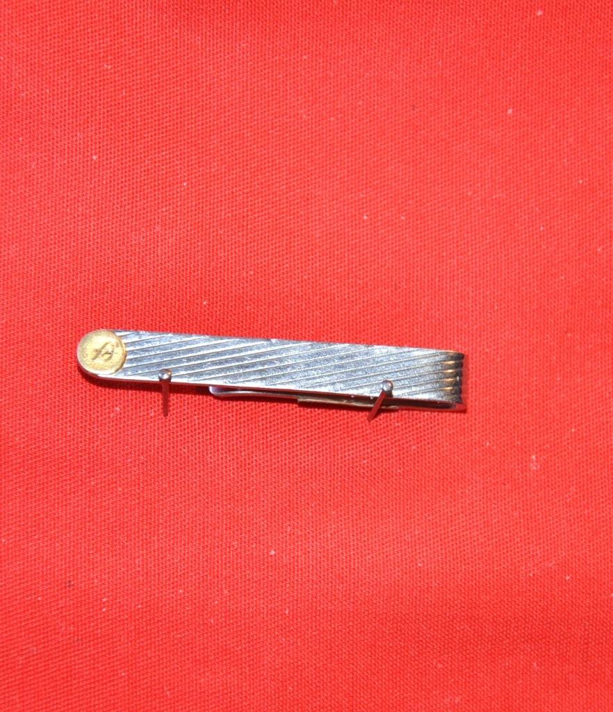 ancienne pince a cravate lettre F(16), Enlèvement ou Envoi, Autres matériaux, Autres types