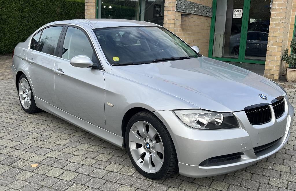 BMW 325i E90 ** PERFECTE STAAT ** 3 LITER ** TOPUITVOERING, Auto's, Zwart, 5 deurs, Particulier, Dealer onderhouden
