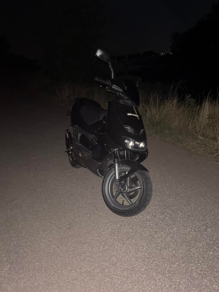 Aprilla sr 70cc ZO SNEL MOGELIJK OPHALEN, Motoren, Ophalen