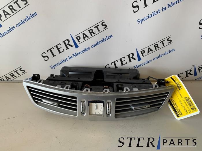 Grille aération tableau de bord d'un Mercedes S-Klasse, 3 mois de garantie, Utilisé, -, -