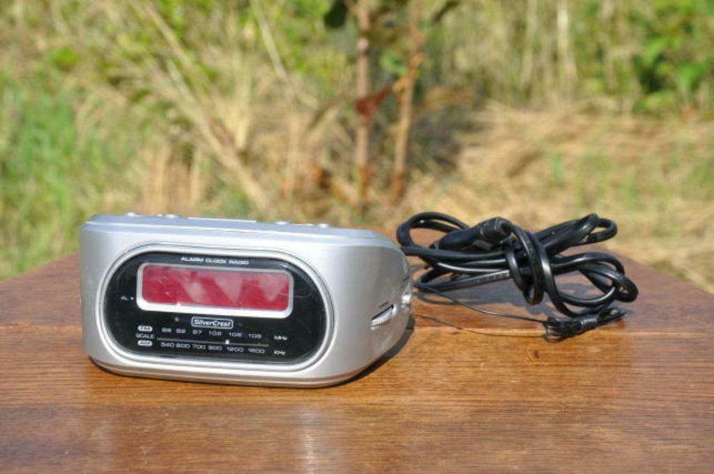 §radio reveil pile et secteur, Electroménager, Enlèvement ou Envoi, Utilisé, Digital