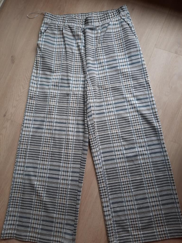 Vila wijde broek geruit maat 42, Vila, Ophalen of Verzenden, Zo goed als nieuw, Maat 42/44 (L)