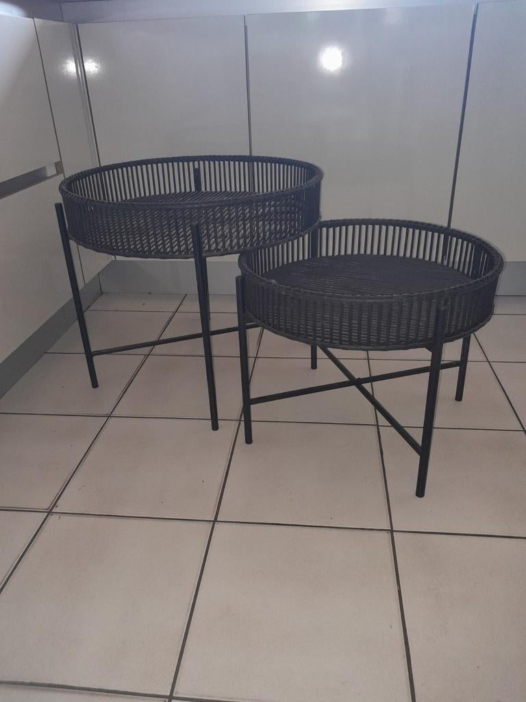 Bijzettafeltjes, salontafeltjes, Ophalen, Zo goed als nieuw, Rond, Hout