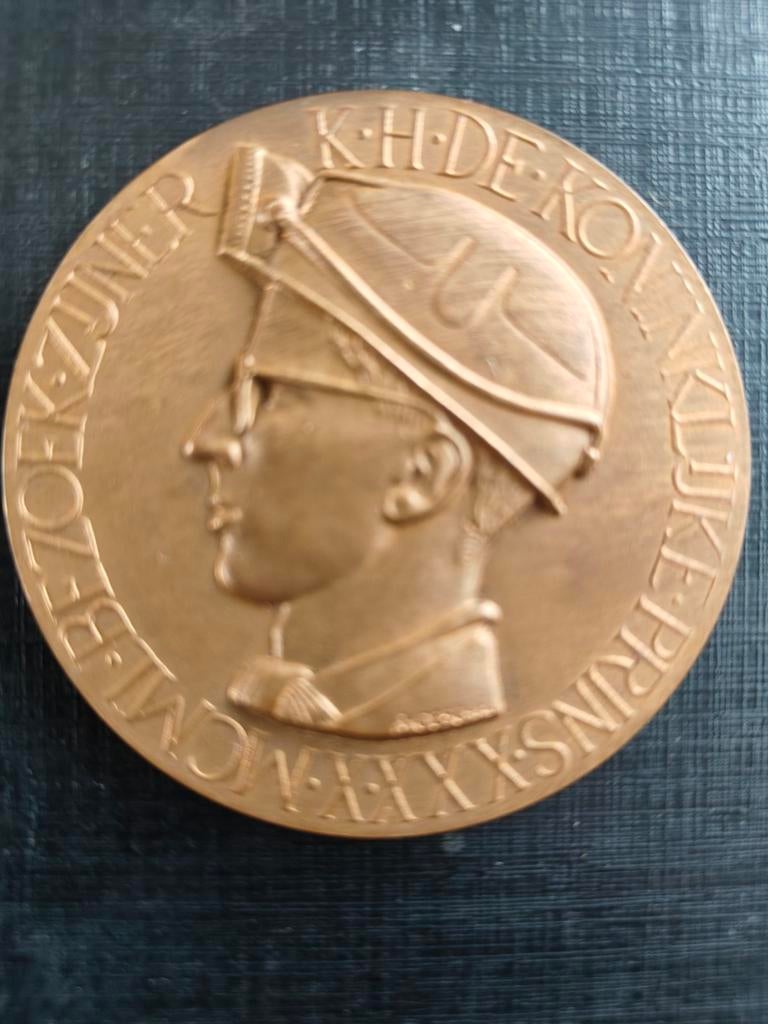 1950 Boudewijn Beringen brons, Ophalen of Verzenden