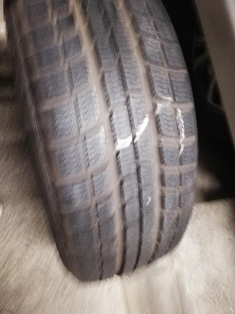 Pneus hiver neuf 215 55 R16 93h, Auto-onderdelen, Banden en Velgen, 16 inch, Nieuw, Band(en), Winterbanden