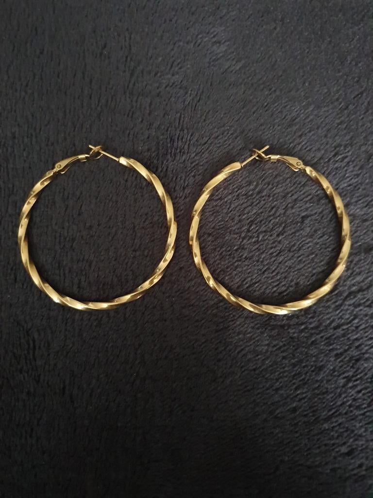 Nieuwe goudkleurige oorbellen in edelstaal, Ophalen of Verzenden, Nieuw, Goud