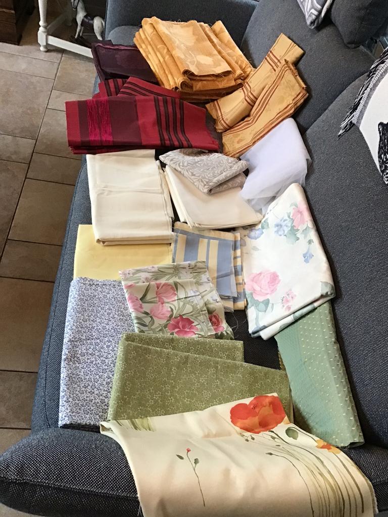 Chutes de tissu (le lot) différents dimensions, coloris, Hobby & Loisirs créatifs, Enlèvement, Comme neuf