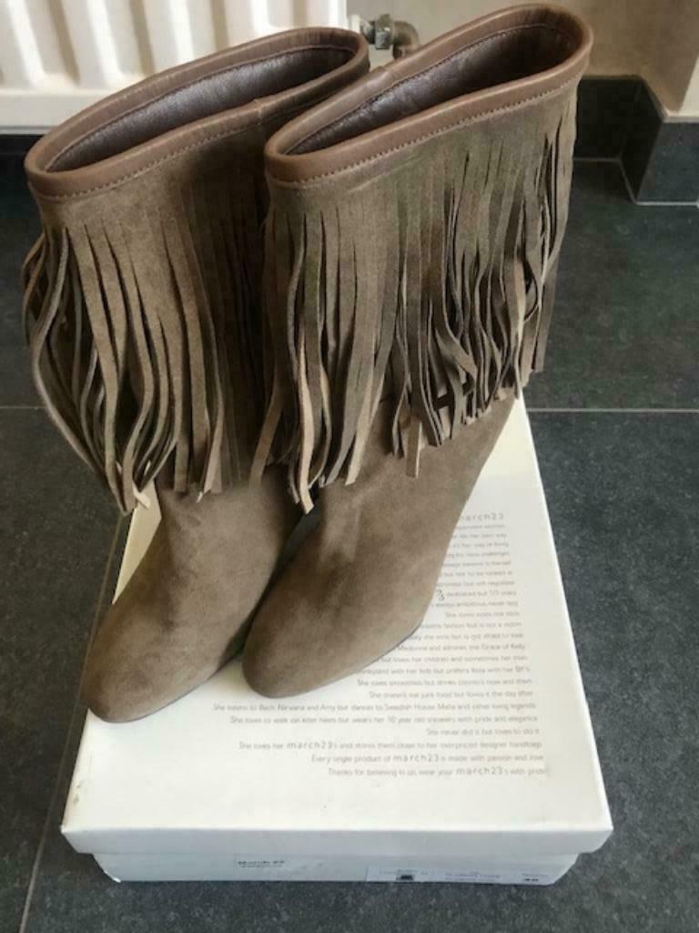 *March 23 Suède laarsjes met franjes-boots - Nieuw - maat 36, Kleding | Dames, Schoenen, Ophalen, Lage of Enkellaarzen, Nieuw