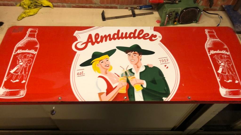 Panneau d'affichage en métal Almdudler, Enlèvement, Utilisé, Panneau publicitaire