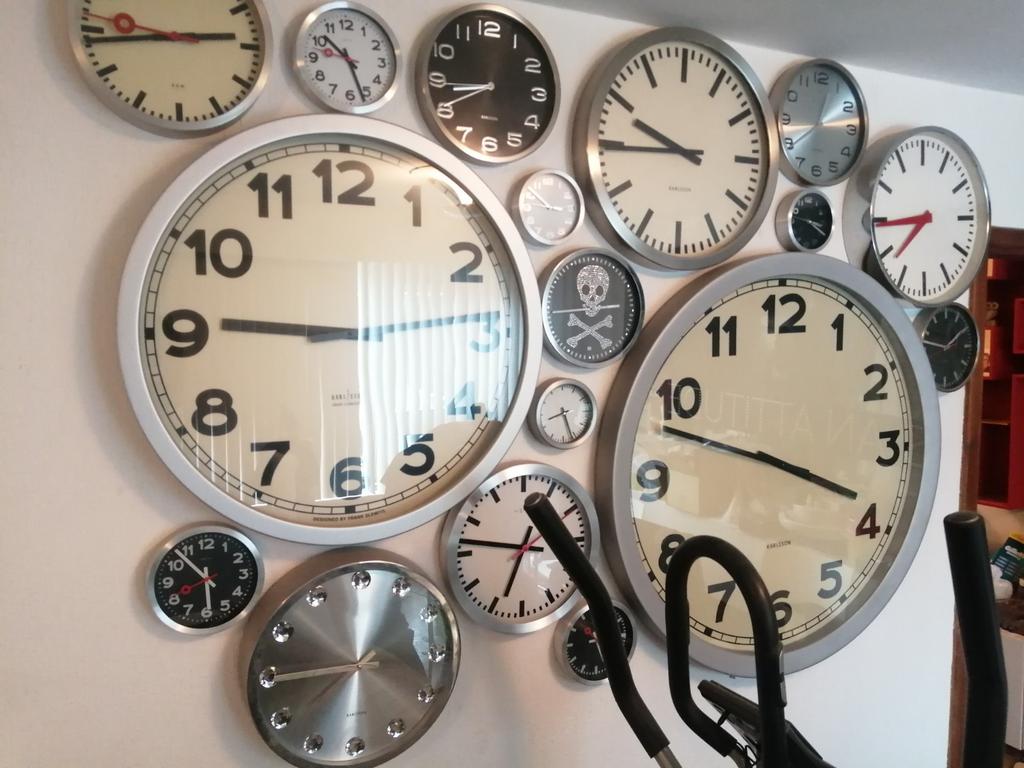 Verschillende design en vintage klokken, Karlsson, nextime, Enlèvement