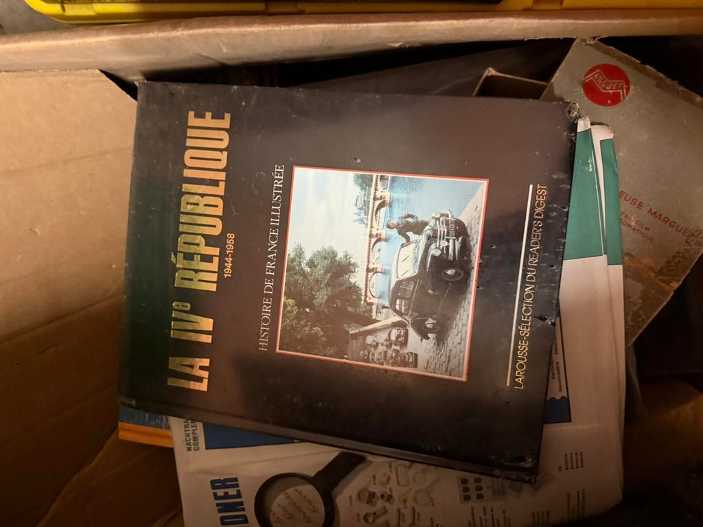 Lot de 4 livres – guerre Histoire de France (Larousse), Enlèvement
