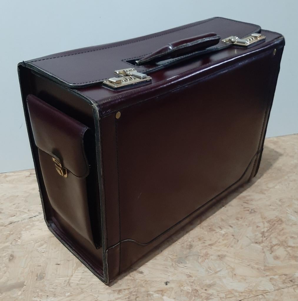 Vintage pilotenkoffer in leer - kleur donker bordeaux, Handtassen en Accessoires, Ophalen, Gebruikt, Slot, 35 tot 45 cm