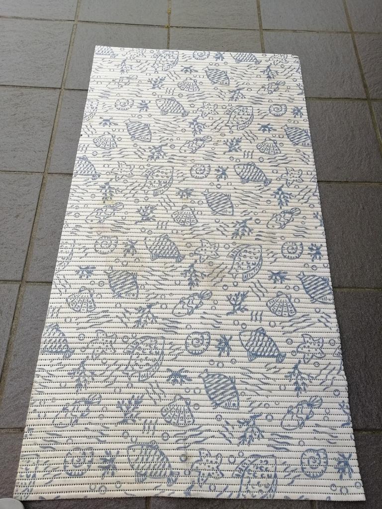 Badmat antislip met strandfiguurtjes, Ophalen, Zo goed als nieuw, Badmat
