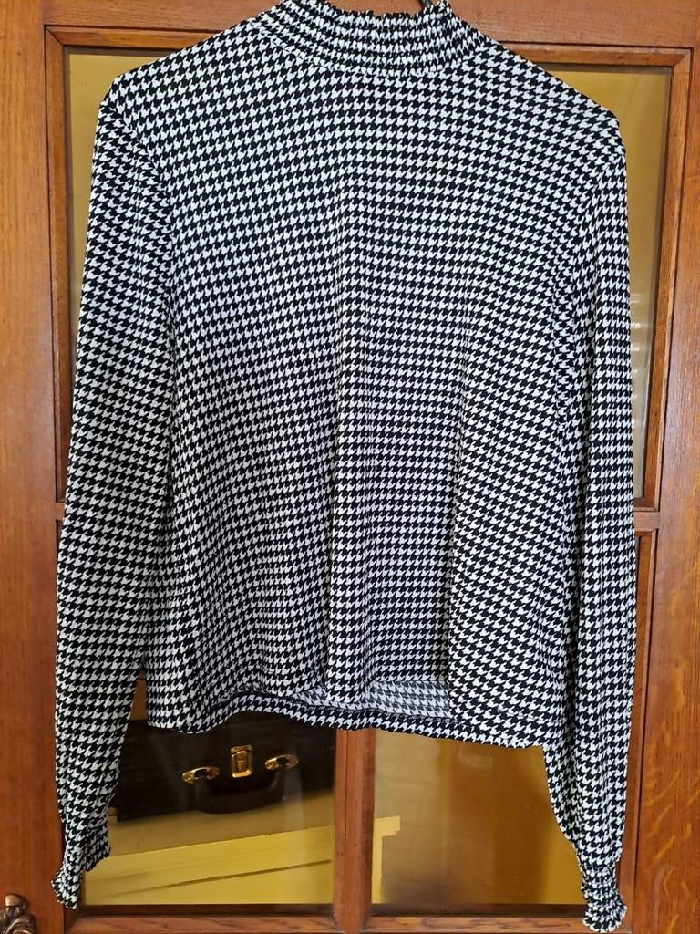 Leuk nieuw zwart/wit truitje, merk: Only, maat: S, Ophalen of Verzenden, Maat 36 (S), Wit