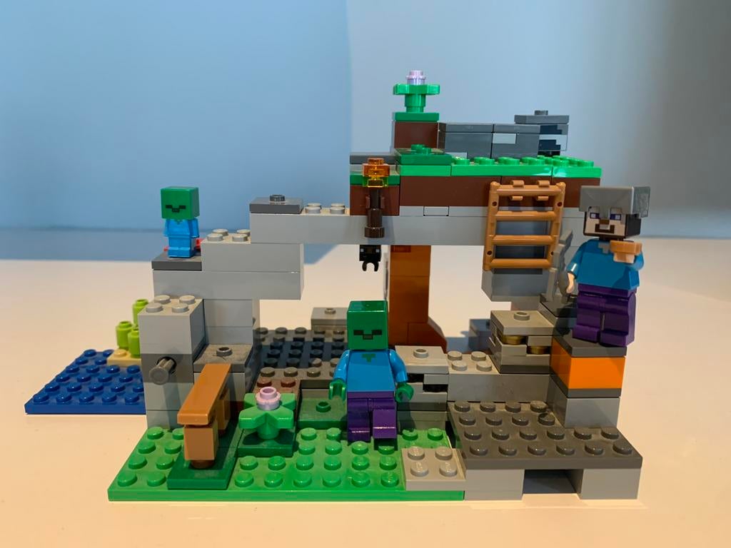 LEGO Minecraft - Zombiegrot - 21141, Ophalen of Verzenden, Zo goed als nieuw, Lego