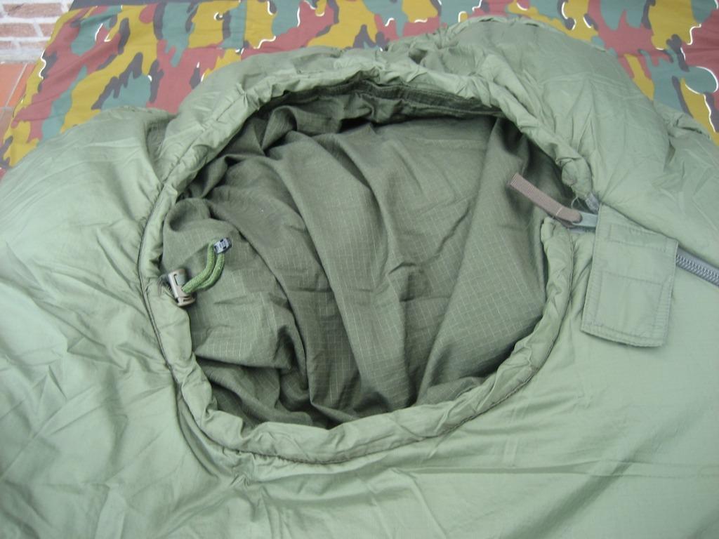 Sac de couchage de l'ancienne armée belge, Enlèvement ou Envoi, Comme neuf