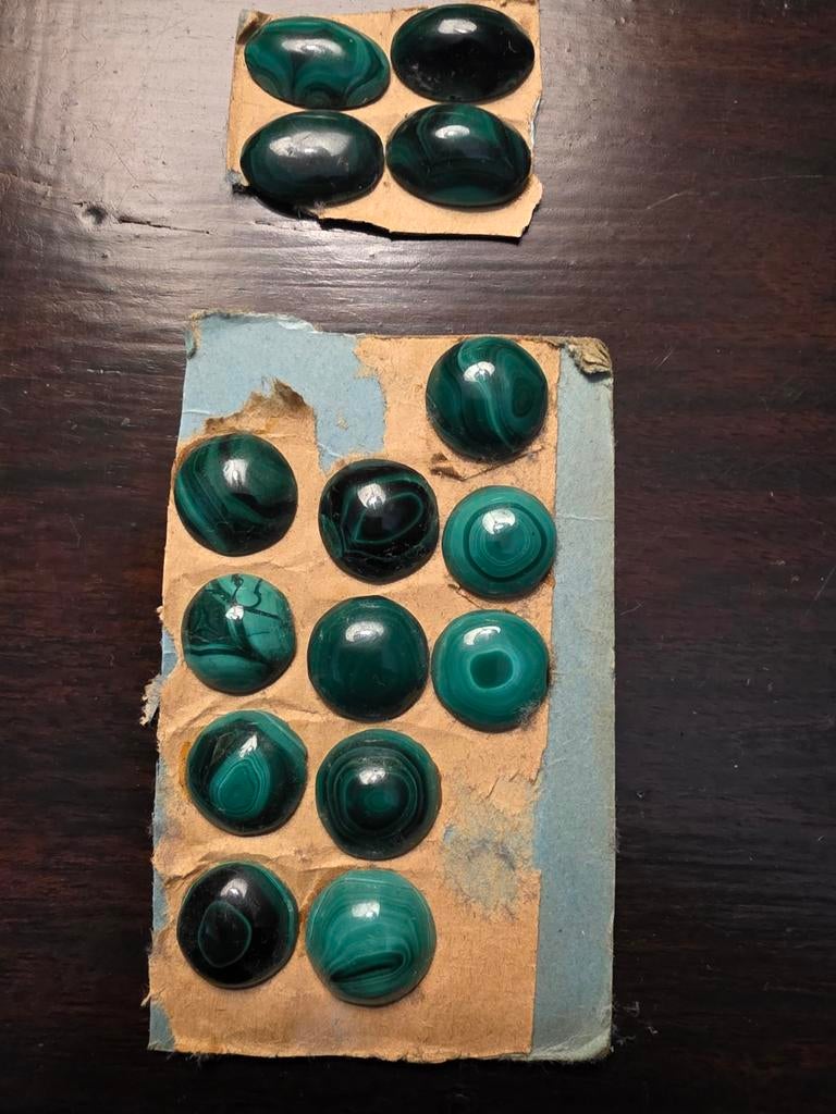 Lot de 19 cabochons en malachite naturelle — Topkw — Topkwal, Enlèvement ou Envoi