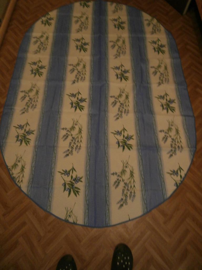 Nouvelle nappe ovale avec imprimé de branches, Enlèvement ou Envoi, Neuf, Ovale, Intérieur