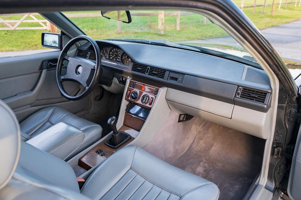 Mercedes-Benz 230CE Coupé, Auto's, 4 zetels, Achterwielaandrijving, 4 cilinders, 2300 cc