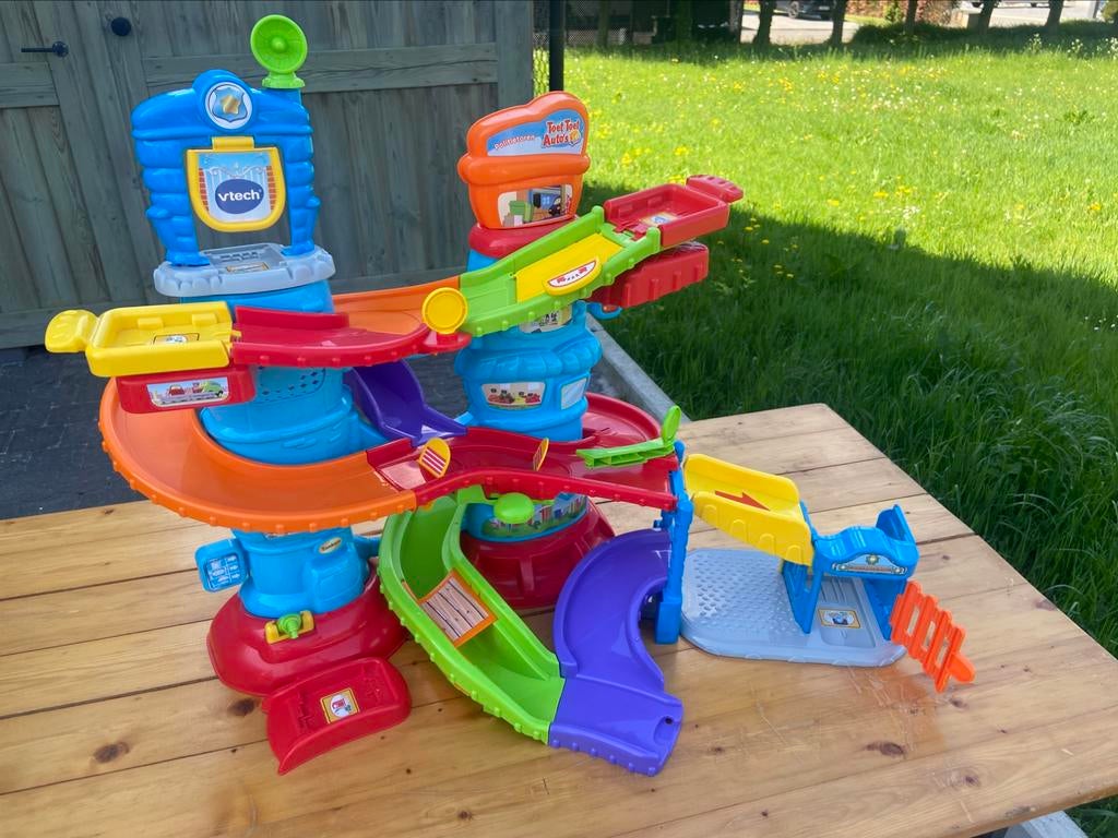 Toetoet V-Tech, Ophalen
