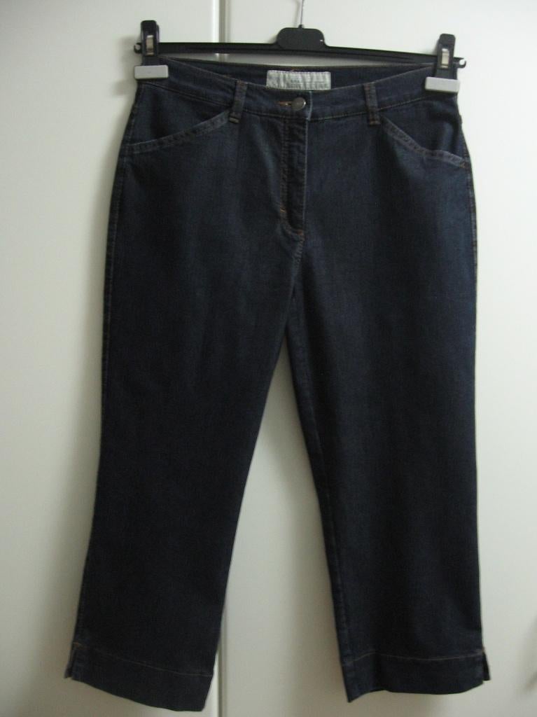 Donkerblauw 3/4 jeansbroek van Brax, maat 38, Ophalen of Verzenden, Nieuw