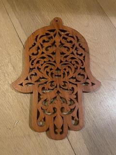 Main de Fatima, Ophalen